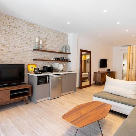 F & S Lounge Suites بارغا المظهر الخارجي الصورة