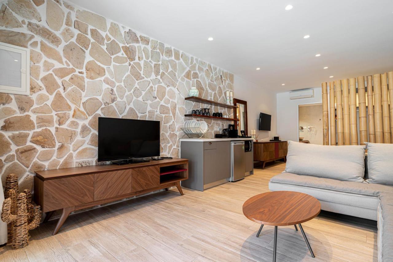 F & S Lounge Suites بارغا المظهر الخارجي الصورة